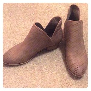 Tan Madden Girl Ankle Boots, Size 8.5